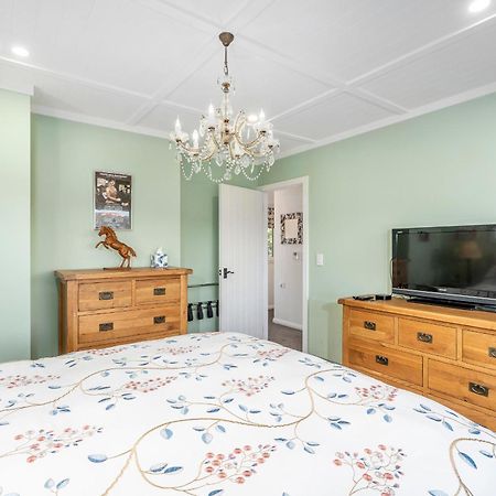 Bayview Valley Lodge Bed & Breakfast Whitianga Εξωτερικό φωτογραφία